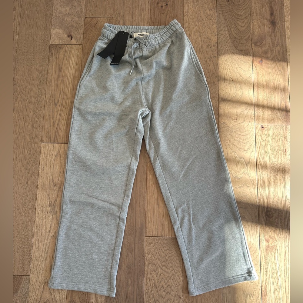 REALTAKAI Men’s Grey Sweatpants. Super comfy and stylish,  Sz M
